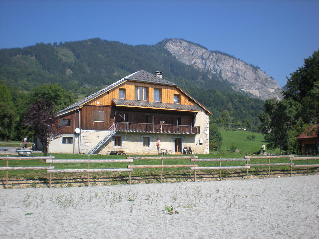 Les Paddocks Du Mont Blanc Hotel Mieussy Екстериор снимка